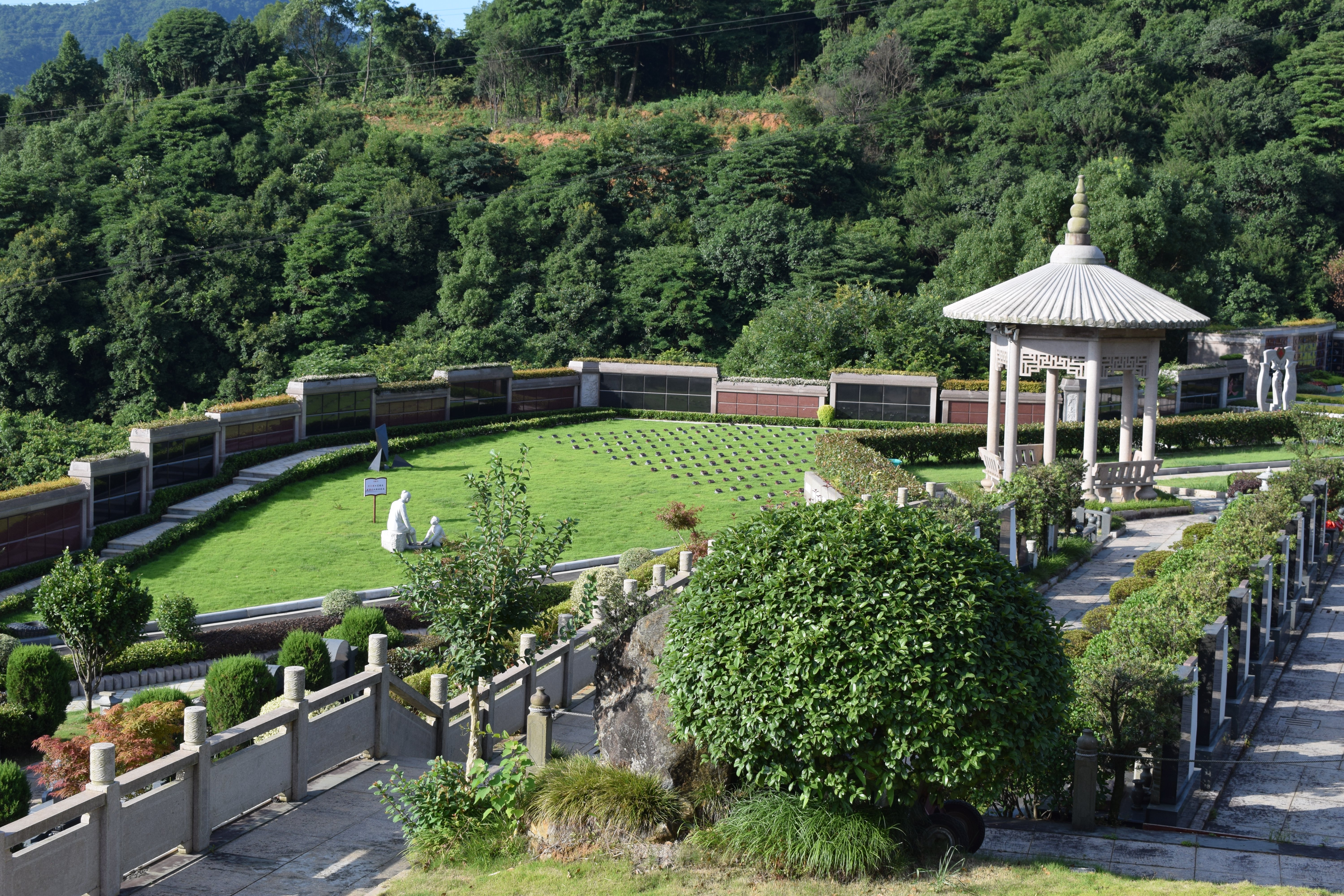 永乐高引领公墓行业转型升级，，，立异实践获社会普遍认可